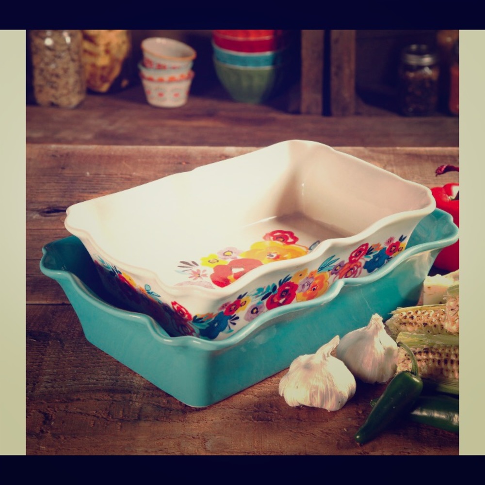 Pioneer woman bakeware